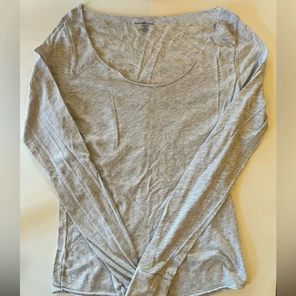 Brandy Melville Bonnie Off-Shoulder Long Sleeve Top - Picture 5 of 5
